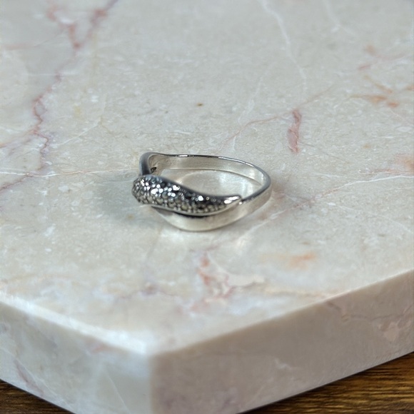 Elegant Silver 925 & Brilliants Twist Ring - Size 8 - Picture 5 of 11